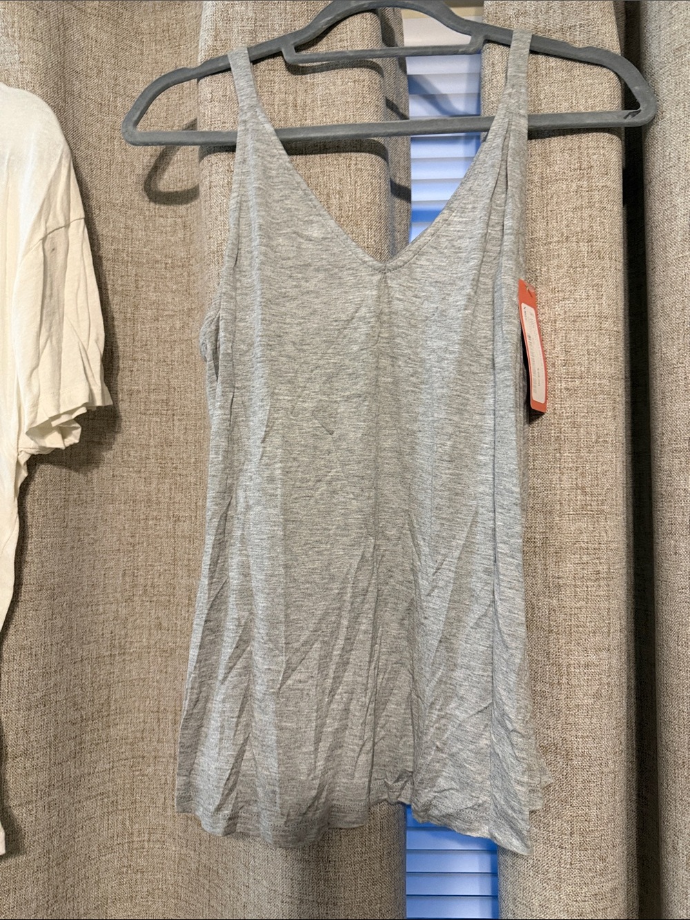 NWT Light Gray V-Neck Womens Tank Top 2x - Picture 1 of 3